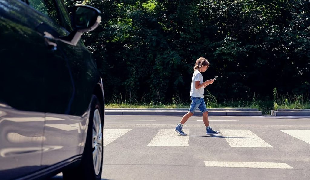 «المرور»: غرامة تصل إلى 150 ريال حال عدم إعطاء أفضلية للمشاة