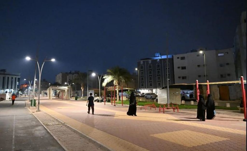 ممرات المشاة الآمنة في مكة المكرمة.. متنفس للأهالي ومواقع نابضة بالنشاط الرياضي