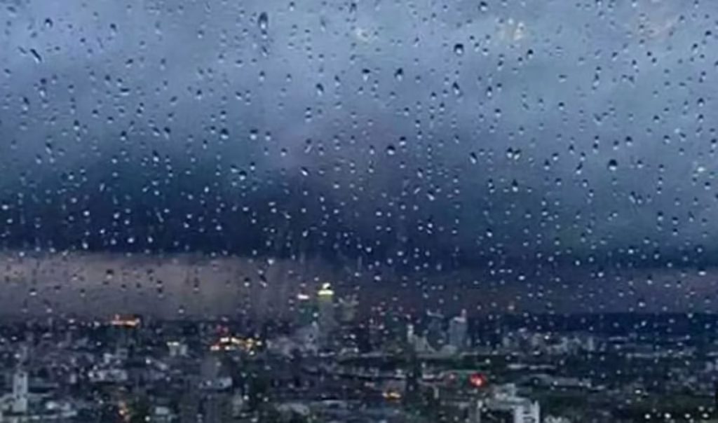 «الأرصاد»: أمطار وتساقط للبرد على منطقة حائل