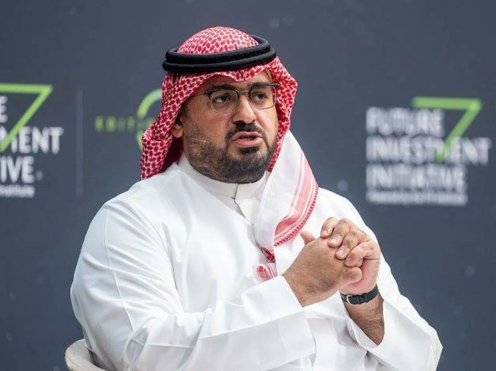 وزير الاقتصاد والتخطيط يبحث تعزيز العلاقات مع نظيره المجري