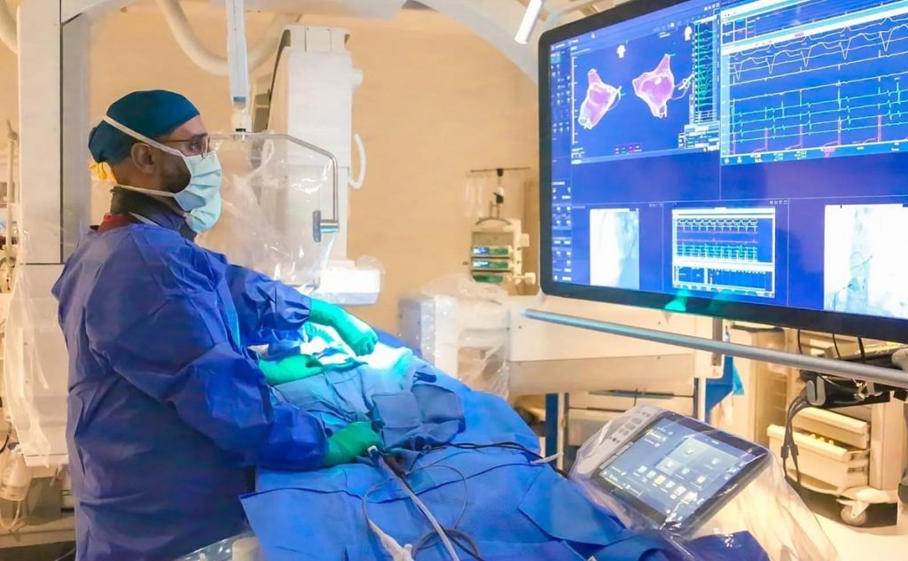 «التخصصي» يعيد بناء شريان أورطي بطُعم بيولوجي مشتق من غشاء قلب البقر