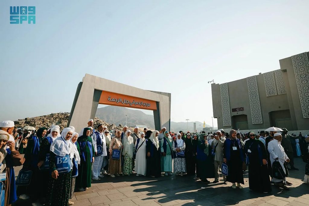 جبل الرحمة يسجّل أكثر من 10 آلاف زائر يوميًّا