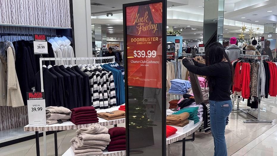 فعالية مبيعات الجمعة السوداء في جاردن سيتي