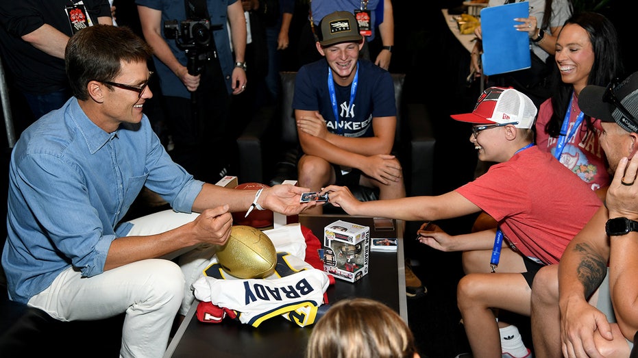 توم برادي وأكستون