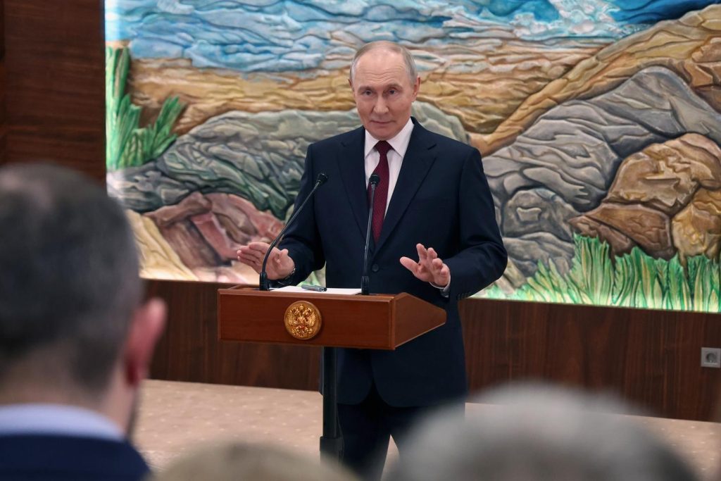 أكد فلاديمير بوتين أن بلاده ليس لديها أي نية لمهاجمة أوروبا