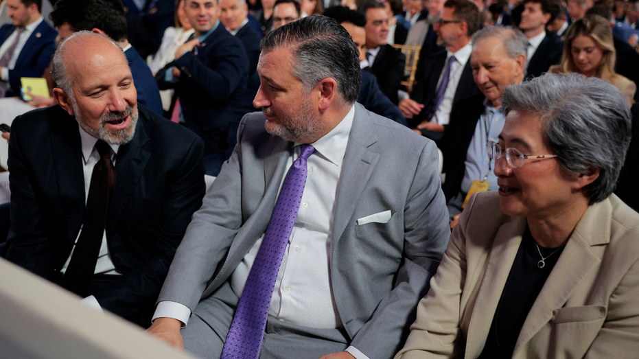 ليزا وو، هوارد لوتنيك، تيد كروز