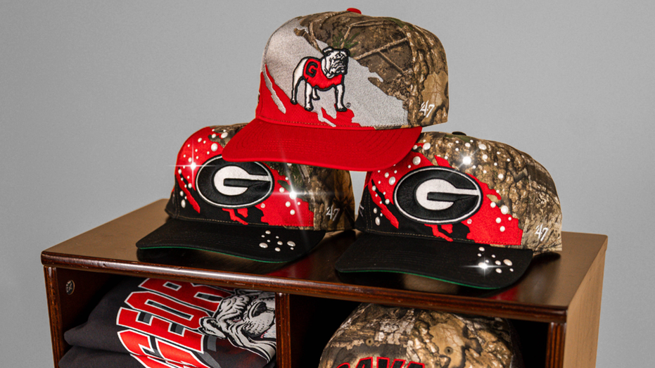 قبعات من مجموعة Quavo x Lids