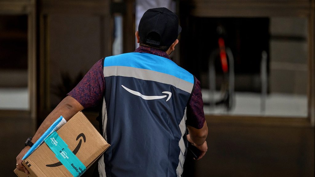 خصومات Cyber Monday تحقق مبيعات قياسية عبر الإنترنت بقيمة 14.25 مليار دولار