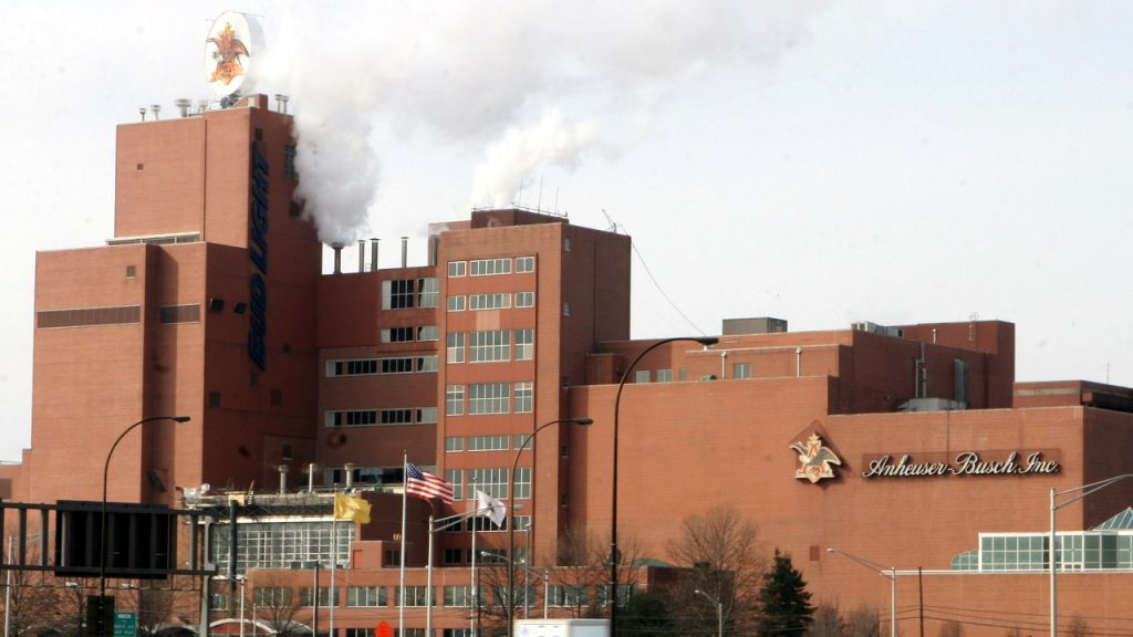 Anheuser-Busch تبيع مصنع الجعة الشهير في نيو جيرسي، وتغلق منشآت كاليفورنيا ونيو هامبشاير