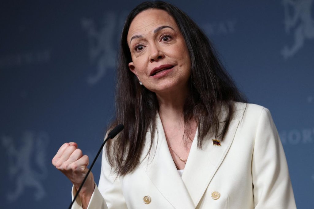 المعارضة الفنزويلية ماريا كورينا ماتشادو الحائزة على جائزة نوبل للسلام 2025 تدعو لإجبار الرئيس مادورو على الرحيل