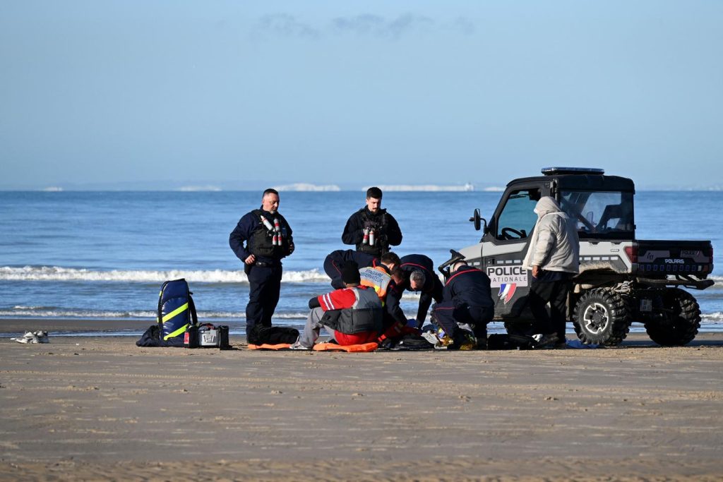 استؤنفت عمليات عبور المهاجرين غير الشرعيين إلى المملكة المتحدة بعد توقف دام أربعة أسابيع