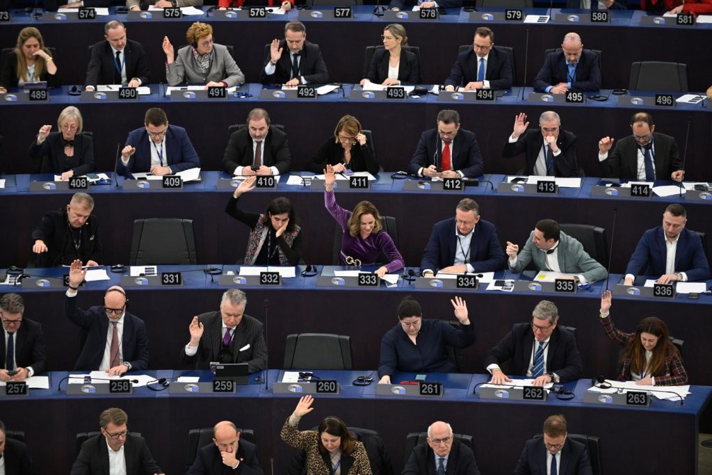 البرلمان الأوروبي يتبنى تدابير حماية أقوى للمزارعين