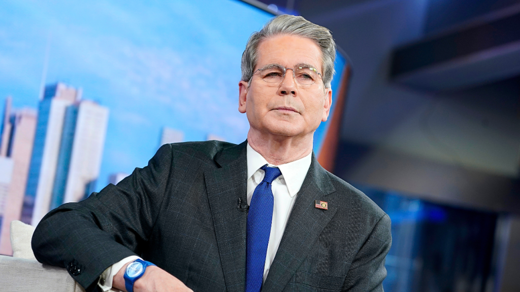 يقول بيسنت إن حكم المحكمة العليا بشأن التعريفة الجمركية، ومن المتوقع اختيار رئيس بنك الاحتياطي الفيدرالي في يناير