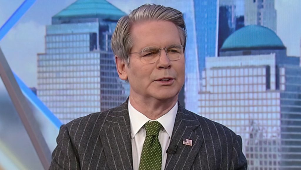 يقول سكوت بيسنت إن التخفيف الحقيقي للقدرة على تحمل التكاليف، و”الانخفاض الكبير” في التضخم سيأتي قريبًا