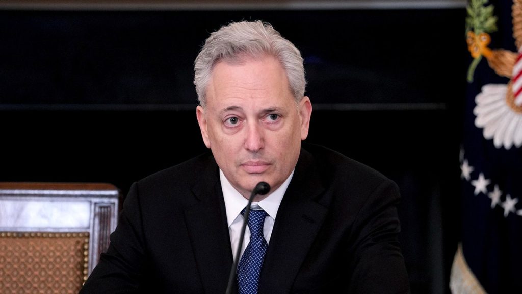 ينتقد قيصر الذكاء الاصطناعي في البيت الأبيض الولايات الزرقاء لإدخالها “أيديولوجية اليقظة” في الذكاء الاصطناعي