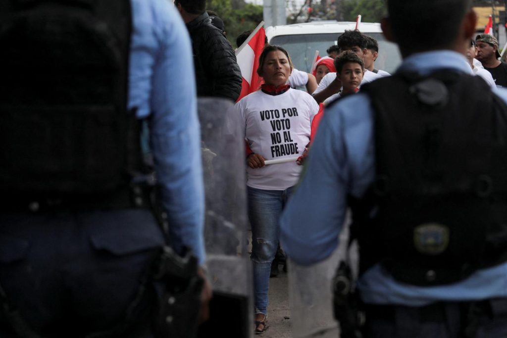 وفي هندوراس، معركة بشأن فرز الأصوات في الانتخابات الرئاسية