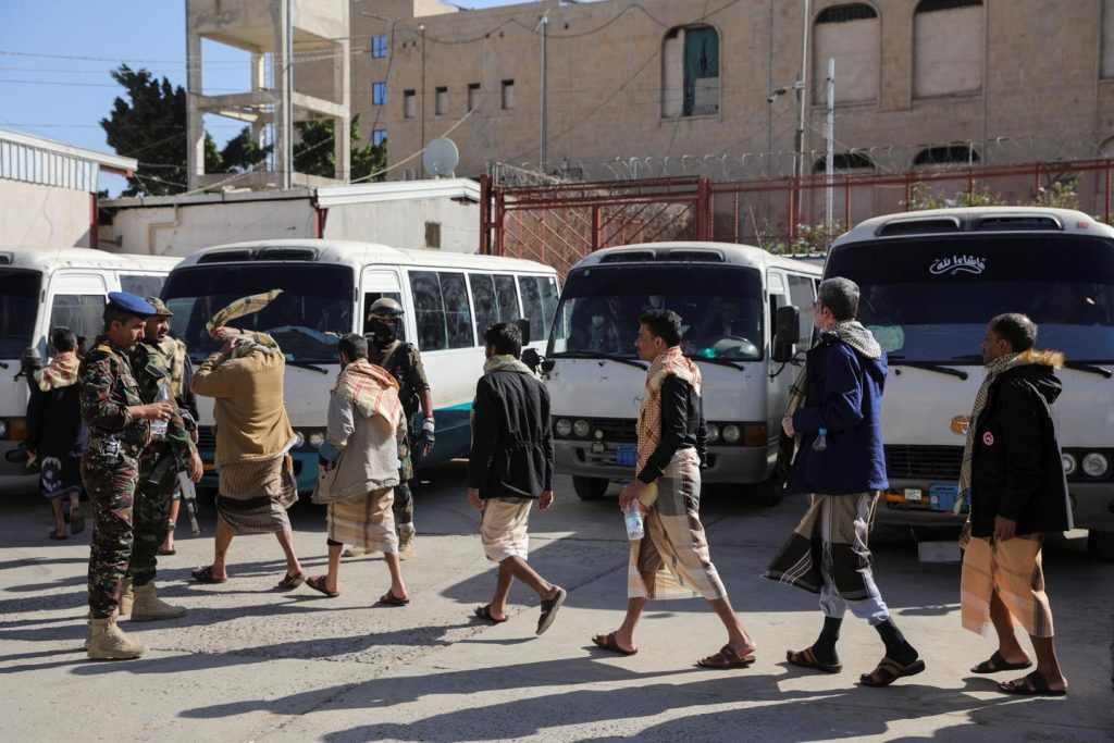 وفي اليمن، سيتبادل المتمردون الحوثيون والحكومة ما يقرب من 3000 سجين