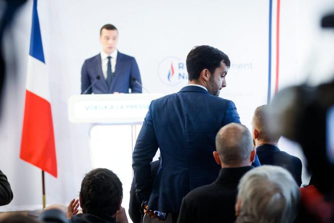 نائب حزب الجبهة الوطنية جان فيليب تانجوي، خلال تحيات للصحافة من رئيس التجمع الوطني، جوردان بارديلا، في باريس، 10 يناير 2023.