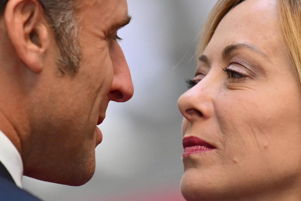 التنافس بين فرنسا وإيطاليا كما تراه جيورجيا ميلوني