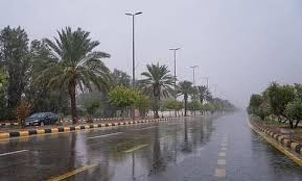 «الأرصاد» ينبّه من استمرار هطول الأمطار على محافظتي القريات وطبرجل