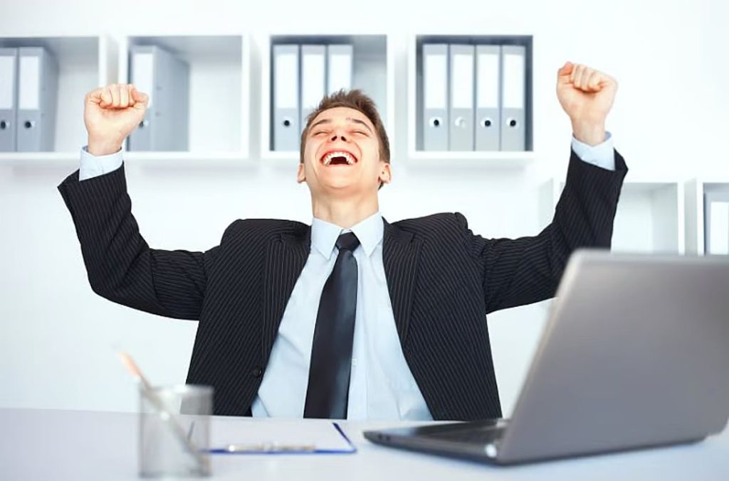 مختص: حصول موظف على مسمى وظيفي أكبر من قدراته يضر مسيرته المهنية