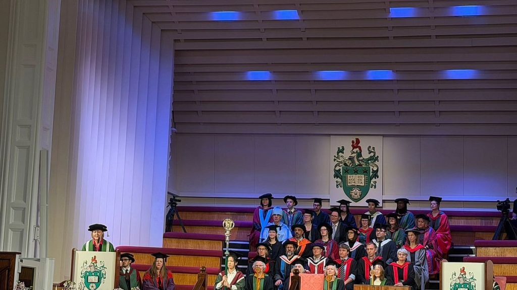 الدكتورة أمجاد عبدالله الحنايا تحصل على الدكتوراه من جامعة ليدز البريطانية في الترجمة السمعية البصرية