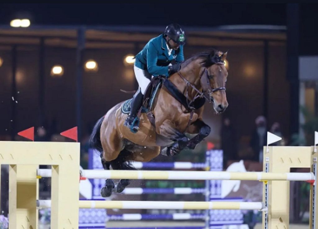 «قفز السعودية».. منصة عالمية لتأهيل كوادر الفروسية التحكيمية المحلية