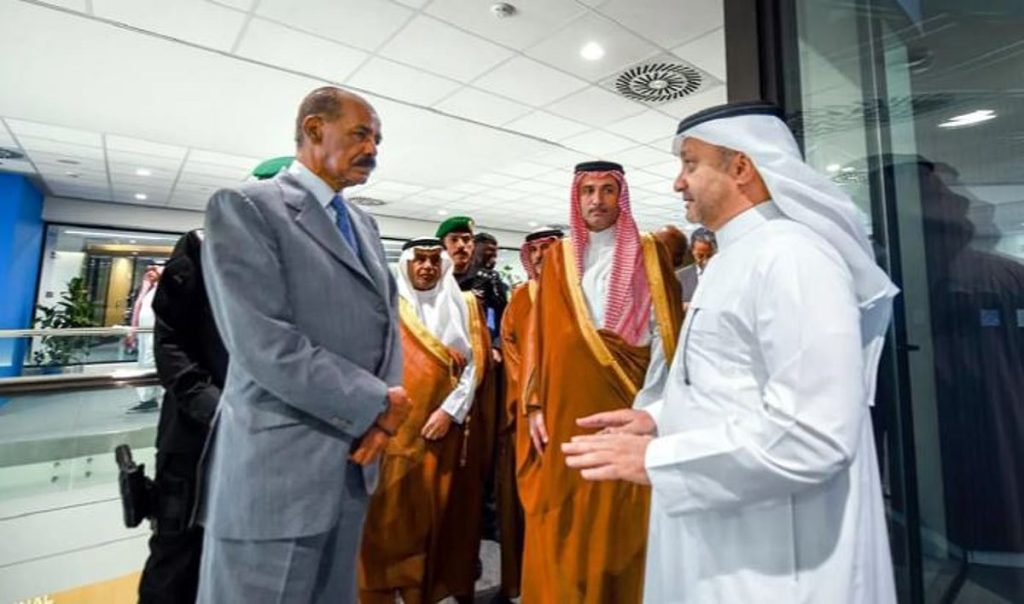 الرئيس الإريتري يطلع على أحدث التقنيات والخدمات التشغيلية بميناء جدة الإسلامي