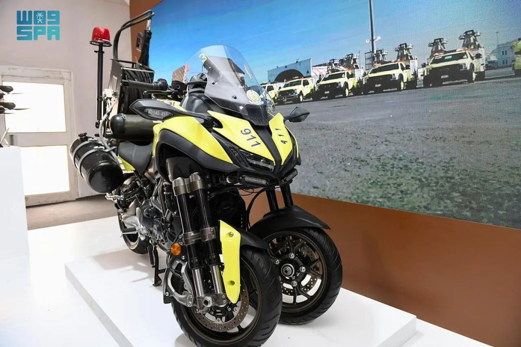 «الدفاع المدني» تستعرض دراجة التدخل السريع في معرض «واحة الأمن» بالصياهد