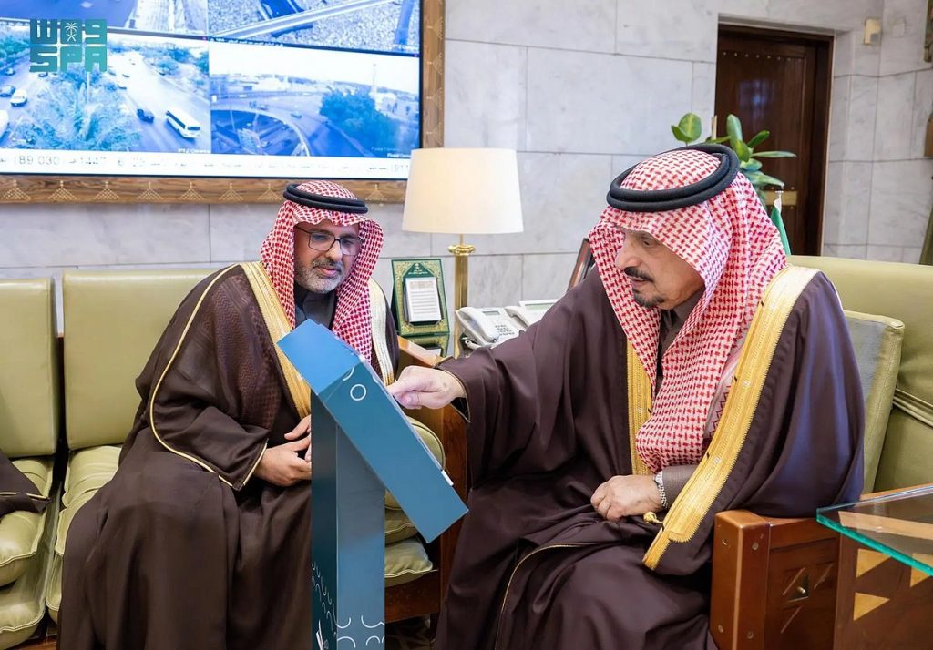 أمير الرياض يدشن كرسي الأمير فيصل بن بندر لتقنيات الذكاء الاصطناعي في المدن الذكية
