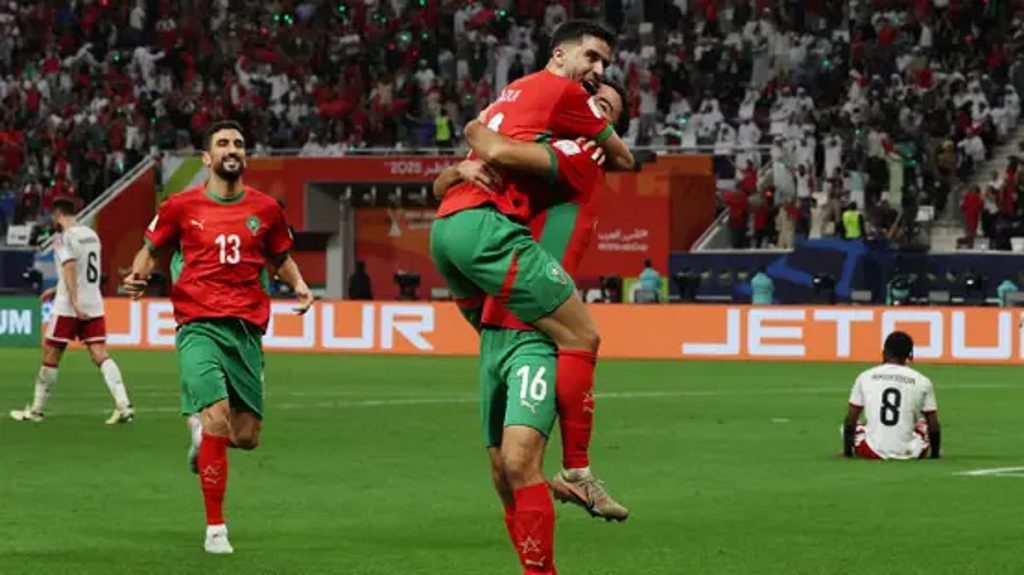 المغرب يتخطى الإمارات ويتأهل إلى نهائي كأس العرب 2025