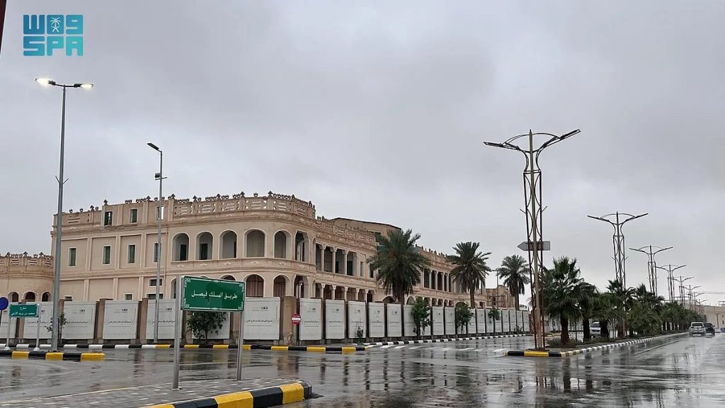 أمطار على الخرج والدلم ورياحٌ شديدة على حائل