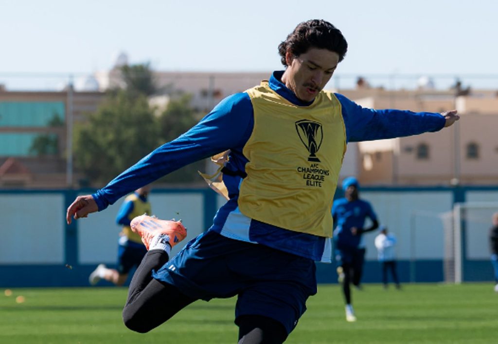 الهلال يواصل استعداده لمواجهة الشارقة ويطير إلى الإمارات غدًا