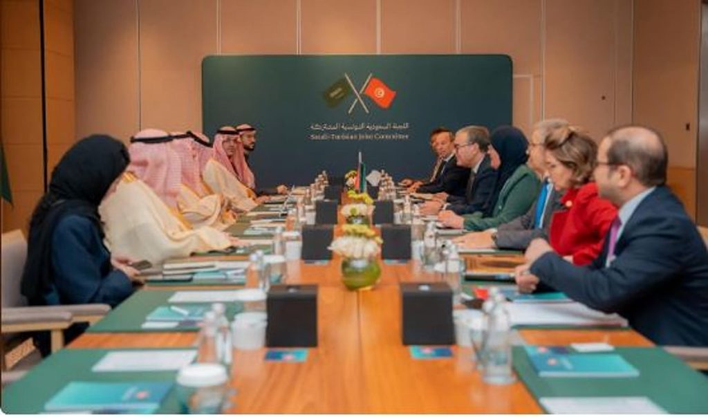 «الخريف» يبحث تعزيز التكامل الاقتصادي والصناعي بين المملكة وتونس