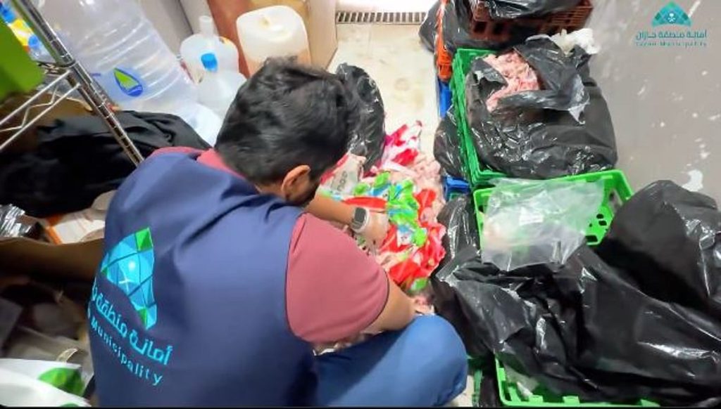 أمانة جازان تصادر 6500 كيلوجرام من الدواجن غير صالحة للاستهلاك