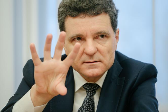 الرئيس الروماني نيكوسور دان في القصر الرئاسي في بوخارست، 5 ديسمبر 2025.