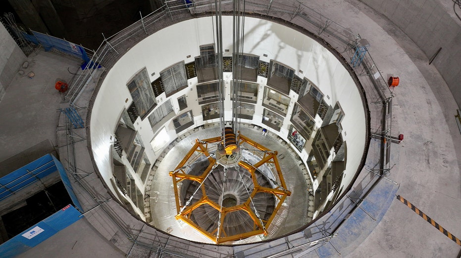 البلازما المحترقة التجريبية فائقة التوصيل توكاماك