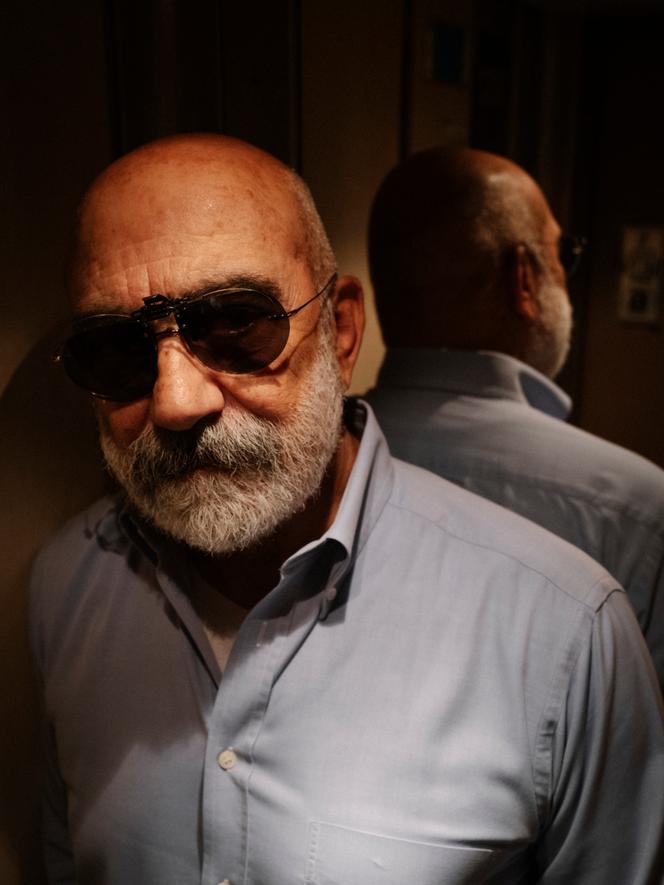   الكاتب التركي أحمد ألتان في إسطنبول عام 2022.