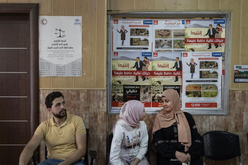 عودة السوريين المنفيين بعد عام من سقوط الدكتاتورية: “افتقدت حياتي السابقة وأحبابي وثقافتي بشكل رهيب”