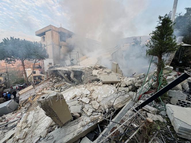 بعد هجوم جوي إسرائيلي على جباع بجنوب لبنان في 4 ديسمبر 2025.