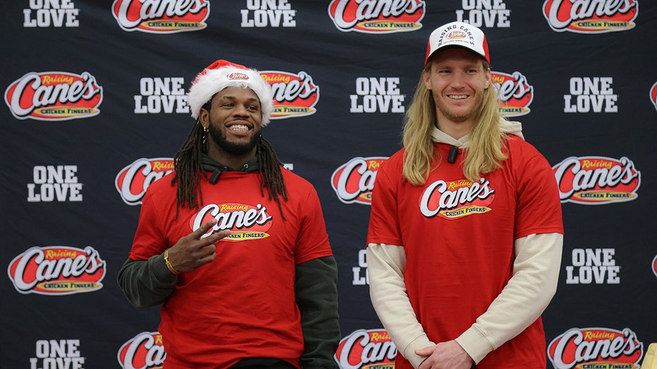 جوش ميتيلوس وأندرو فان جينكل في هذا الحدث