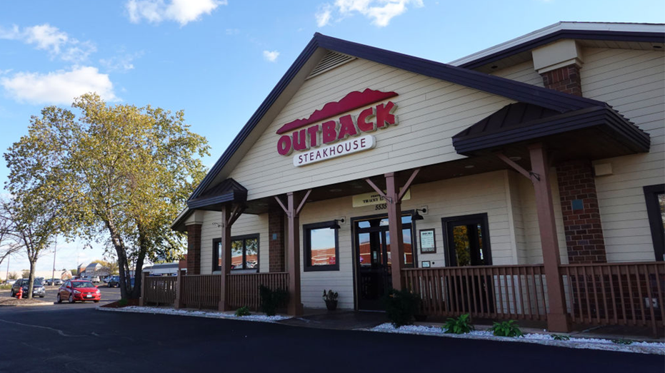 موقع مطعم Outback Steakhouse