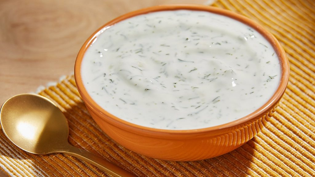 صلصات السلطة الشهيرة، التي تباع في كوستكو ويقال إنها بوبليكس، تم سحبها بسبب “الأجسام الغريبة”