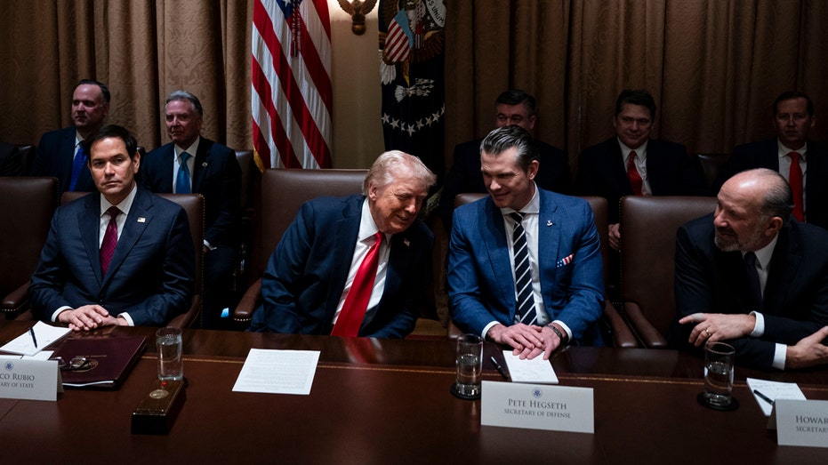 اجتماع مجلس وزراء ترامب