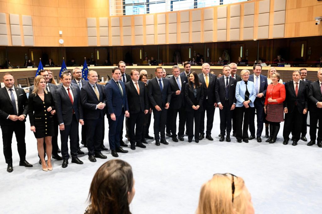 إن معاهدة التجارة الحرة على وشك التوقيع، بدعم من فرنسا أو بدونه