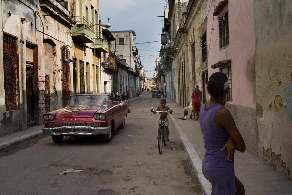 “اذهب إلى هافانا”: ليوناردو بادورا، هافانا غير القابلة للاختزال