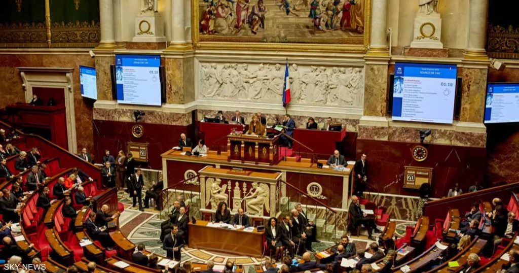 قرار فرنسا بشأن الإخوان يفتح النقاش بشأن “الكيانات الغامضة”