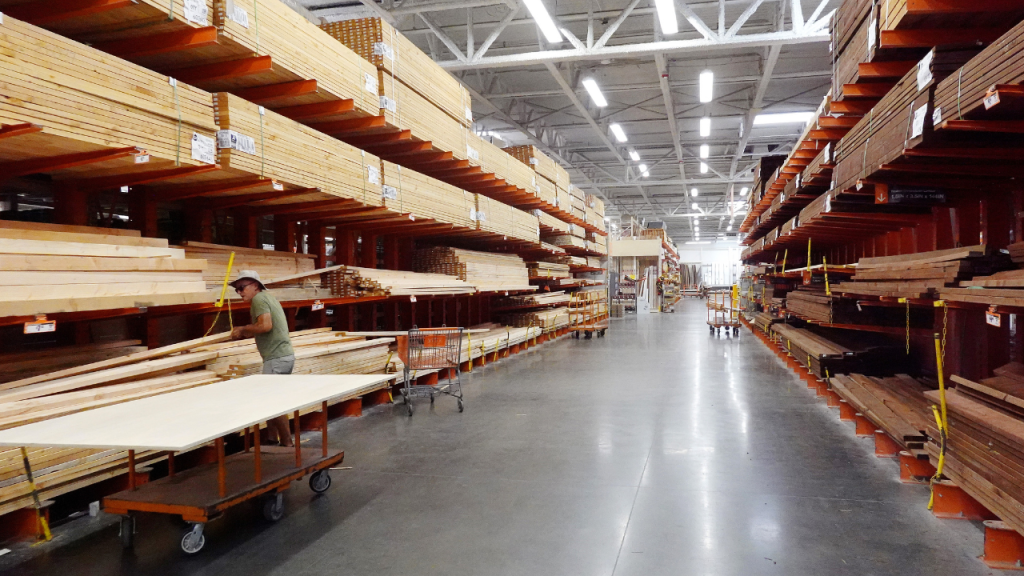 هوم ديبوت تلغي 800 وظيفة، وتطلب من موظفي الشركة العودة إلى مكاتبهم بدوام كامل