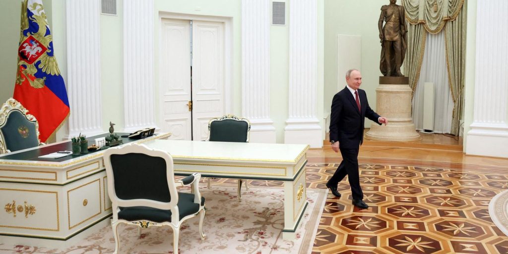 بث مباشر، الحرب في أوكرانيا: بينما تجتمع روسيا وأوكرانيا والولايات المتحدة في الإمارات العربية المتحدة، يطالب الكرملين القوات الأوكرانية بمغادرة دونباس