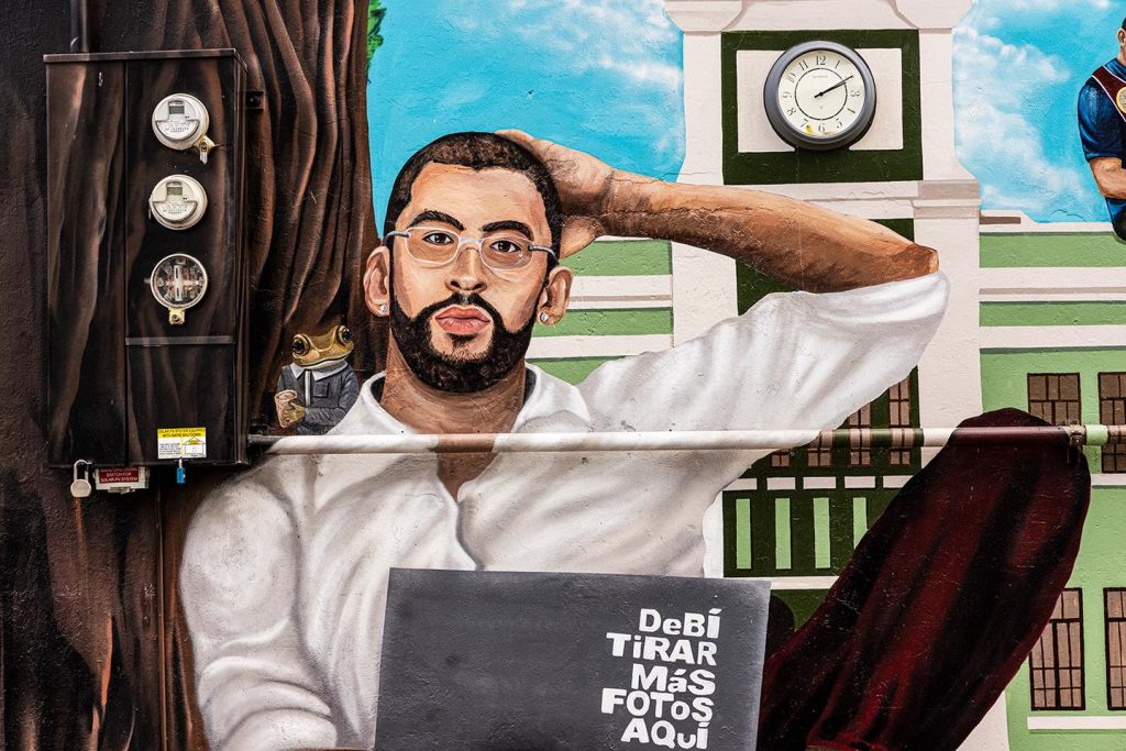 في بورتوريكو، على أرض باد باني، الرمز المناهض لترامب